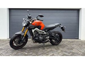 YAMAHA MT-09