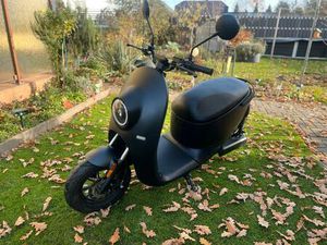 UNO MOVE / UNU SCOOTER – SCHWARZ – QUASI NEUWERTIG, NUR 22 KM