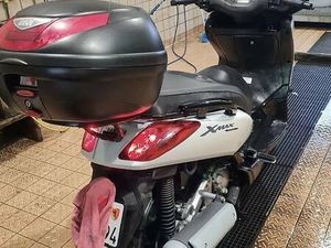 YAMAHA X MAX 250