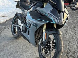 CF MOTO 450SR S CANTON SCHWYTZ -