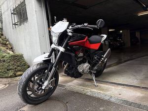 HUSQVARNA NUDA 900R CANTON SCHAFFHOUSE -