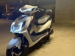 E ROLLER VENGO LEO CANTON BERNE -