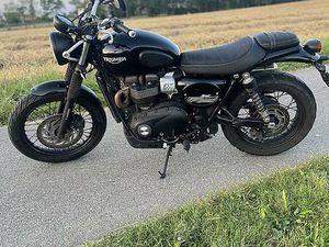 STREET SCRAMBLER TRIUMPH CANTON GENÈVE -