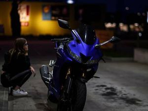 YAMAHA YZF-R125 (2022) SPEZIALLACKIERUNG UNIKAT CANTON BERNE -