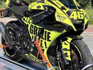 ZU VERKAUFEN/ YAMAHA R1 ( ROSSI ) CANTON GRISONS -
