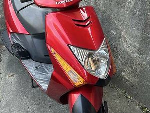 HONDA LEAD 100 CC CANTON TESSIN -