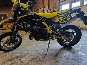 MOTORRAD SWM SM 125 R GELB/SCHWARZ CANTON BERNE -