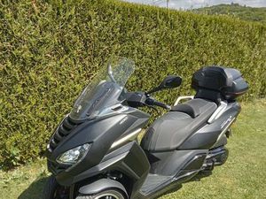 SCOOTER PEUGEOT METROPOLIS SW CONNECTÉ