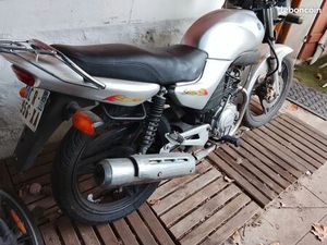 MOTO YAMAHA YBR