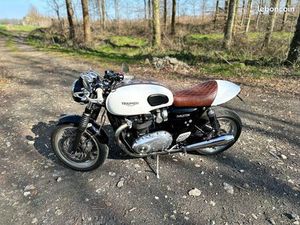 TRIUMPH 1200 THRUXTON