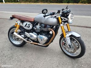 TRIUMPH THRUXTON 1200R
