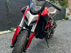 DUCATI HYPERMOTARD 821