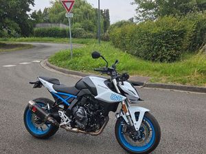 SUZUKI GSX 8S