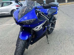 YAMAHA R6