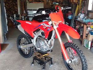 450 CRF LA MOTO N'A QUE 2 HEURES
