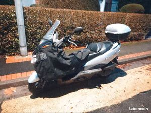 SCOOTER SUZUKI BURGMAN. 125 CT OK FAIBLE KILOMÉTRAGE