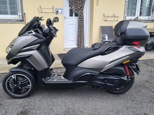 SCOOTER PEUGEOT METROPOLIS 400