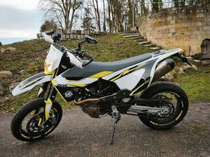 HUSQVARNA 701 SUPERMOTO