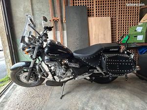 KEEWAY SUPERLIGHT 125 ÉQUIPÉ