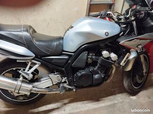 MOTO YAMAHA 600 FAZER