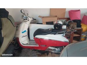 SCOOTER DJANGO 125 2015 BICOLORE - EXCELLENT ÉTAT, RÉVISÉ GARAGE