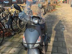 PIAGGIO 45 KM/U ZIP 50 4T SCOOTER 2017 — SCOOTERS | PIAGGIO — MARKTPLAATS