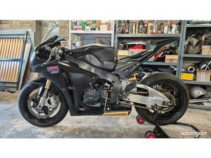 HONDA CBR 1000 RR PISTE