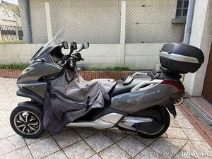 SCOOTER PEUGEOT MÉTROPOLIS