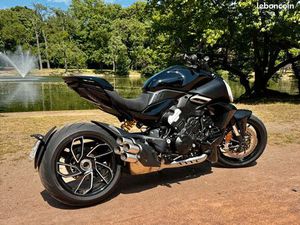 DUCATI DIAVEL V4 1050KM