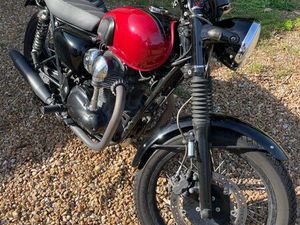 KAWASAKI W800 SPECIAL EDITION