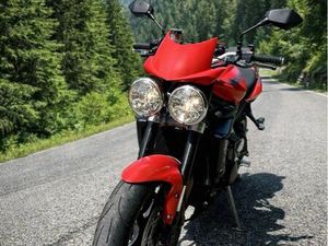TRIUMPH STREET TRIPLE R