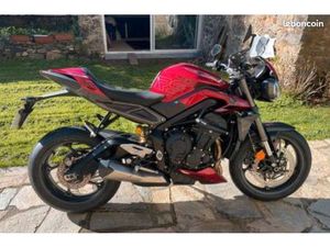TRIUMPH STREET TRIPLE RS 765 CC