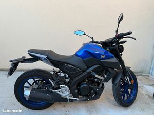 YAMAHA MT 125