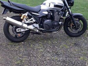 YAMAHA XJR 1300