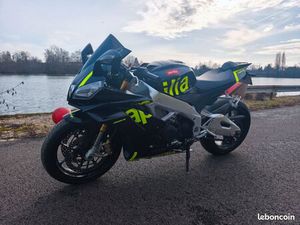 APRILIA TUONO RSV4