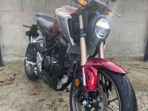 HONDA CB 125 R – 2021 – ÉTAT IRRÉPROCHABLE