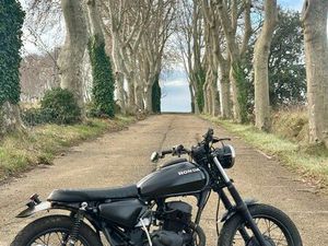 HONDA 125 CM SCRAMBLER HONDA 125 CMT
