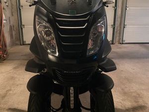 PEUGEOT MÉTROPOLIS 400 BLACK EDITION ABS