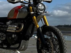 TRIUMPH SCRAMBLER 1200 XE GOLD LINE