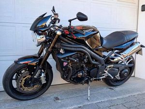 TRIUMPH SPEED TRIPLE 1050