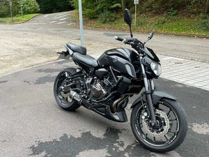 YAMAHA MT07 A2 - FULL BLACK - BIEN ÉQUIPÉE