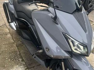 YAMAHA TMAX 530 – LUX MAX