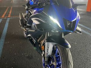 YAMAHA R7