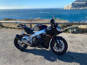 APRILIA RSV4