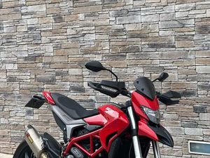 DUCATI HYPERMOTARD 939 –