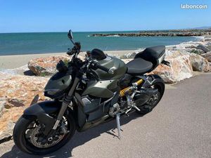 DUCATI STREETFIGHTER V2
