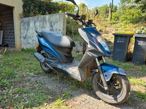 VENDS SCOOTER 50 CC