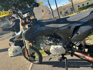 MOTO CROSS DIRT BIKE