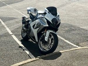 SUZUKI 1000 GSXR K8
