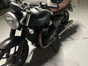 TRIUMPH STREET TWIN 900 A2